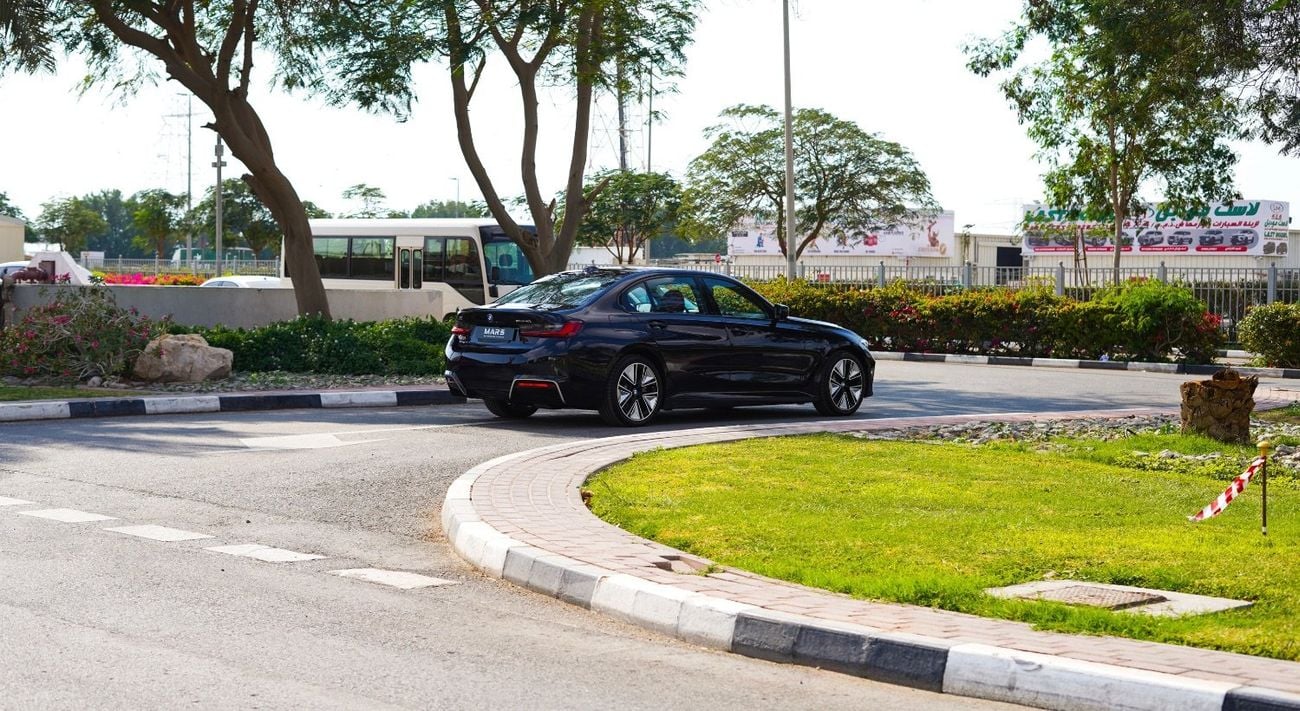 BMW i3 2025 BMW i3 eDrive40L Night Sport | 84 kWh | 335 Hp | Range (592 Km) | Warranty & Service