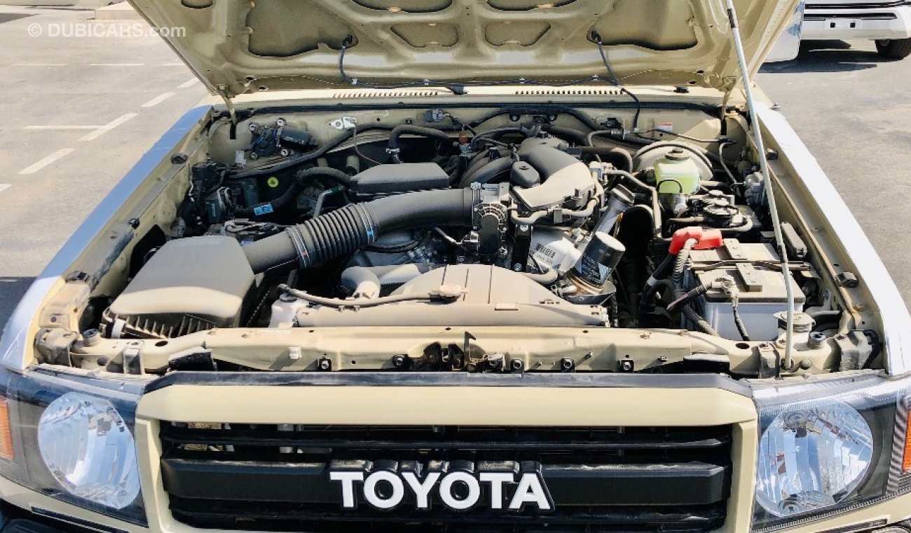 Toyota Land Cruiser Pick Up 4.0L PETROL 4WD 2022 FULL OPTION 70-SERIES