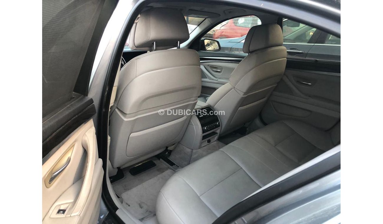 BMW 550i I 4.4L Twin Turbo Engine, Leather+Memory+Driver+Passenger Power Seats, DVD+Navigation+Rear Camera