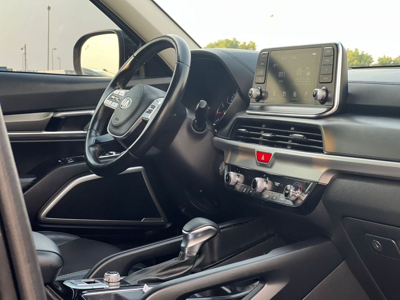 Kia Telluride LX 2020 Kia Telluride 3.8L V6 - Rear Camera & Sensor - Leather Seats With Rims -