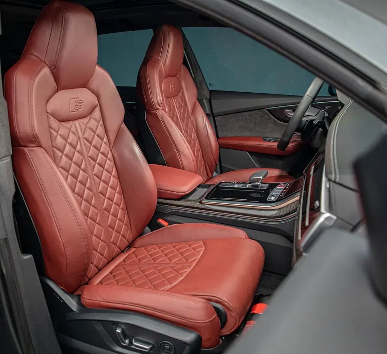 أودي SQ8 4.0 TFSI quattro (507 HP)