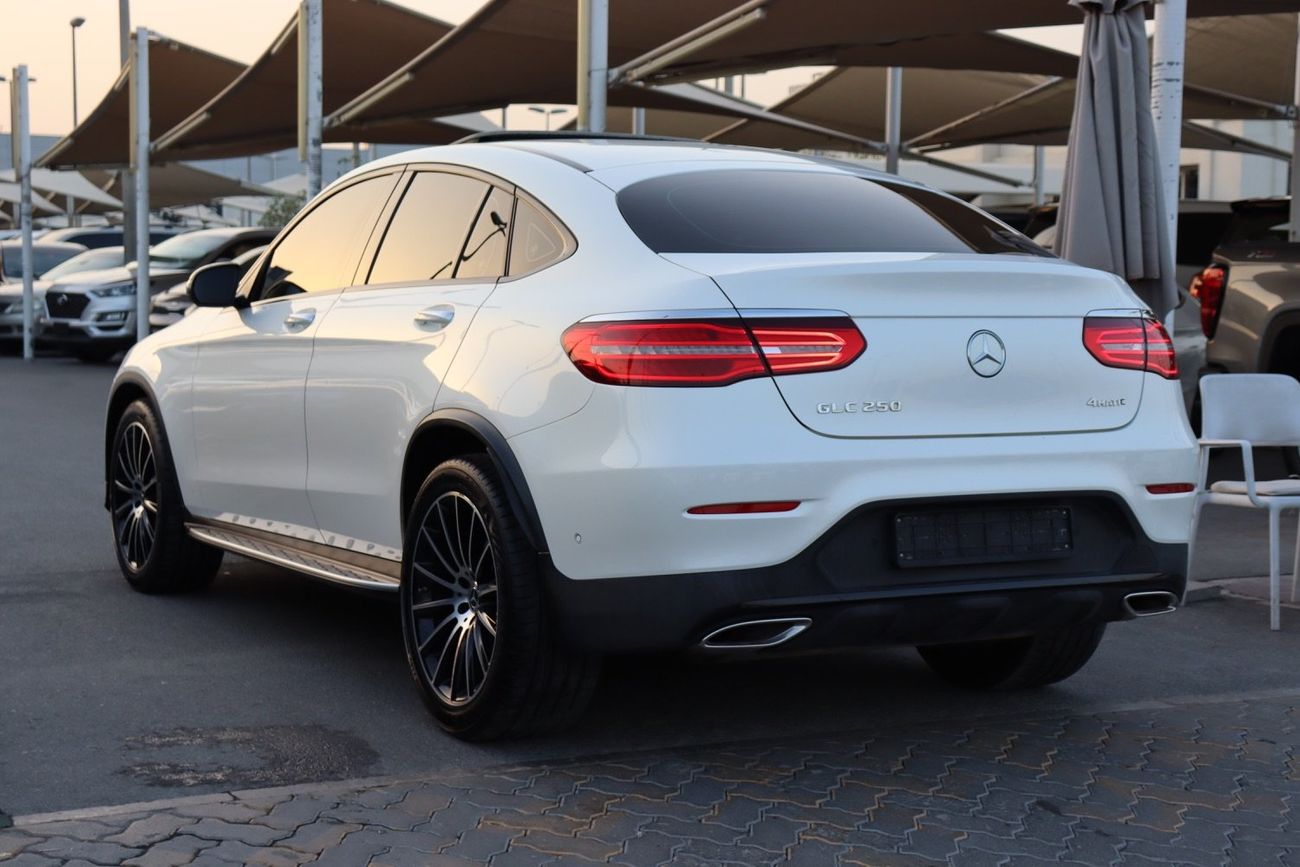 مرسيدس بنز GLC 250 4MATIC 2.0L Mercedes-Benz GLC250 Coupe / 2019 / GCC / Free Accident