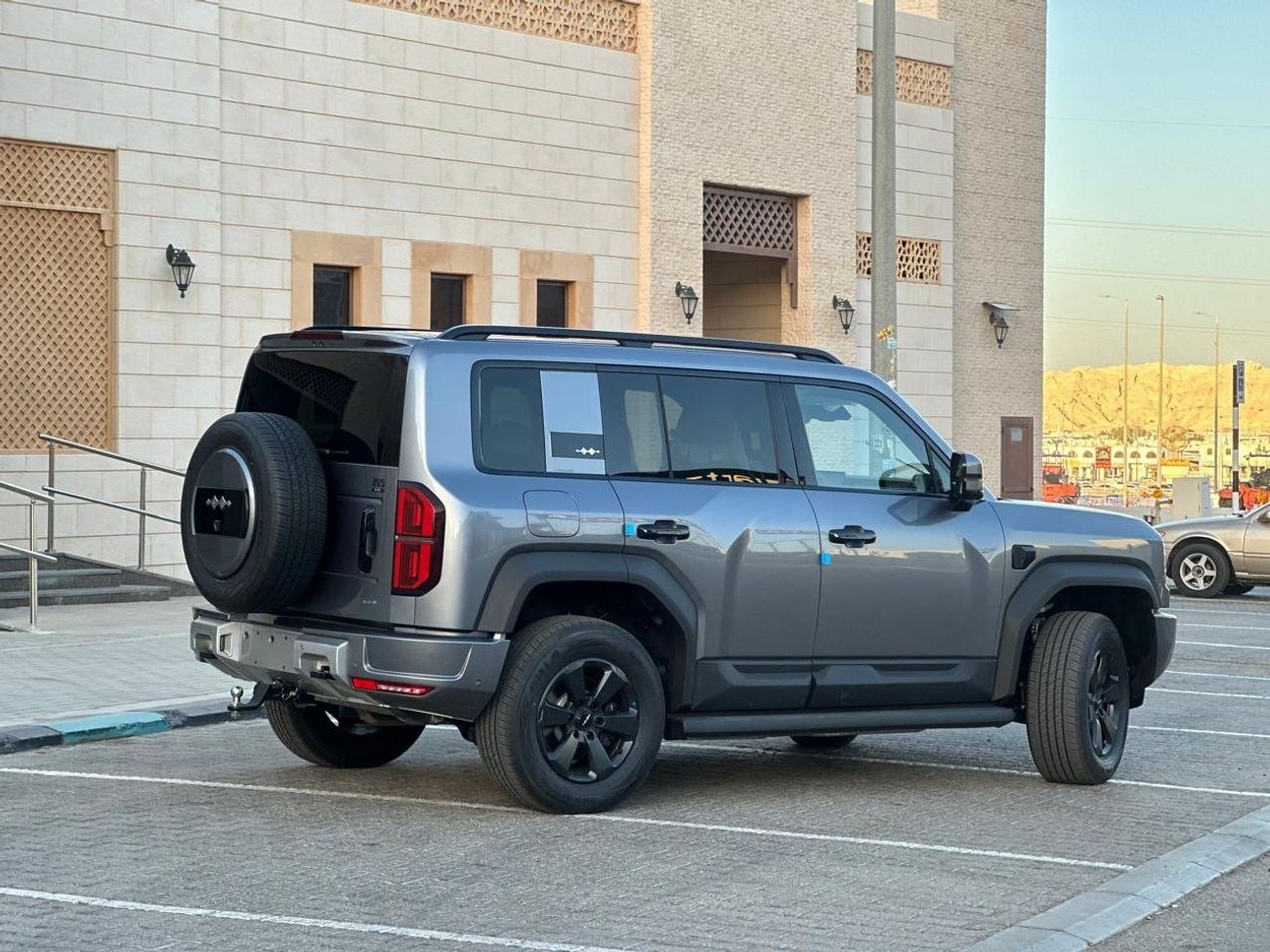 بي واي دي ليوبارد 5 موديل 2025 و 2026 ، جميع الالوان ضمان evs خمس سنوات