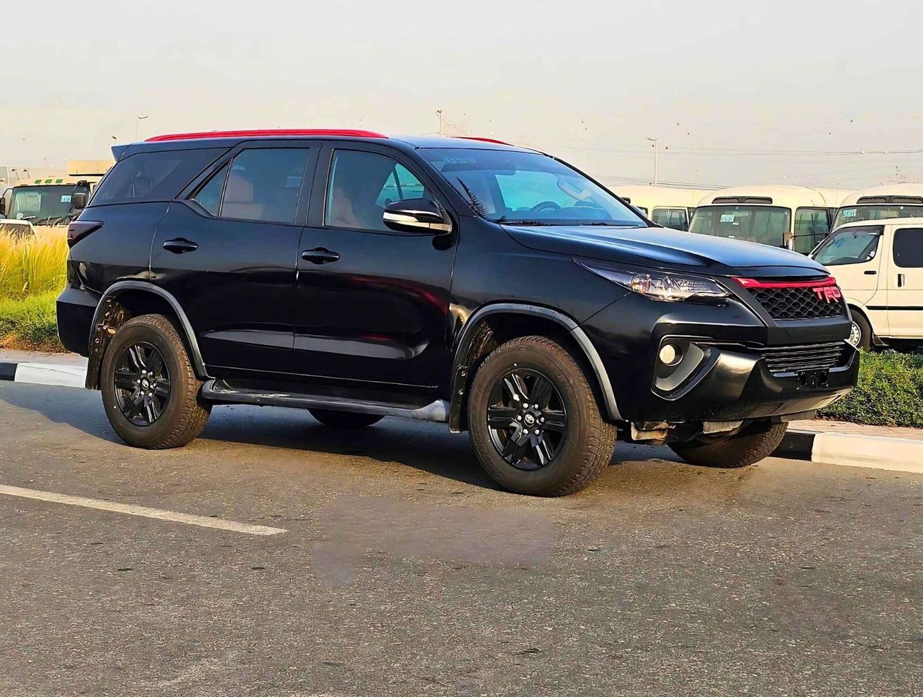 Used Toyota Fortuner EXR V4 / BLACK EDITION / FULL OPT / WHITE ROOF