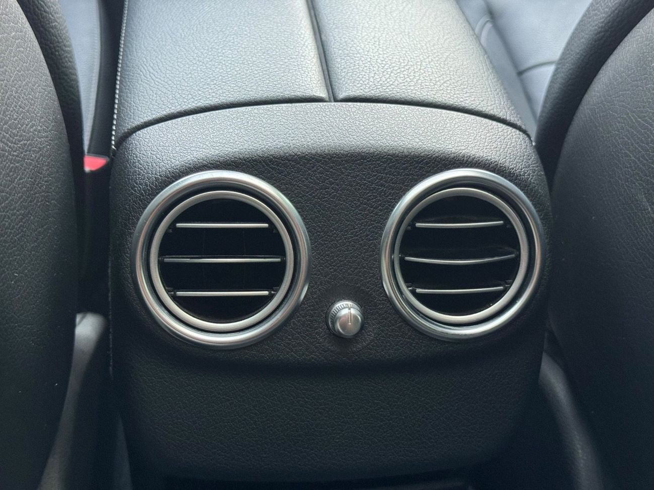 Mercedes Benz E 450 PREMIUM PLUS V6 3.0L TT / BURMESTER SOUND SYSTEMS / 360 CAMERA / AMBIENT LIGTING 64 colors/ RADAR  .../