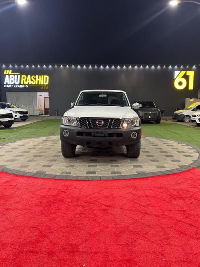 Nissan Patrol Safari GL 4.8L M/T (7 Seater)