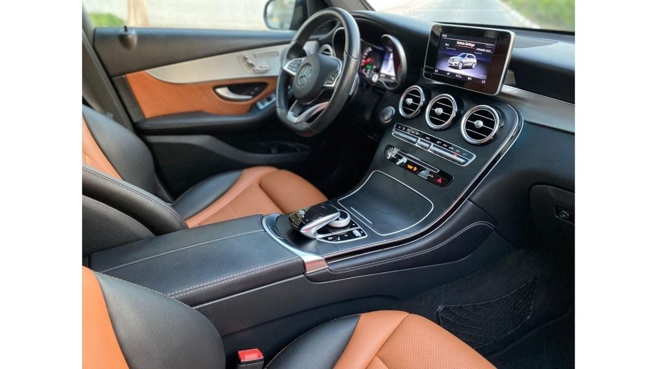 Mercedes-Benz GLC 300 4MATIC MERCEDES GLC 300 2019 = EXCELENT CONDITION =