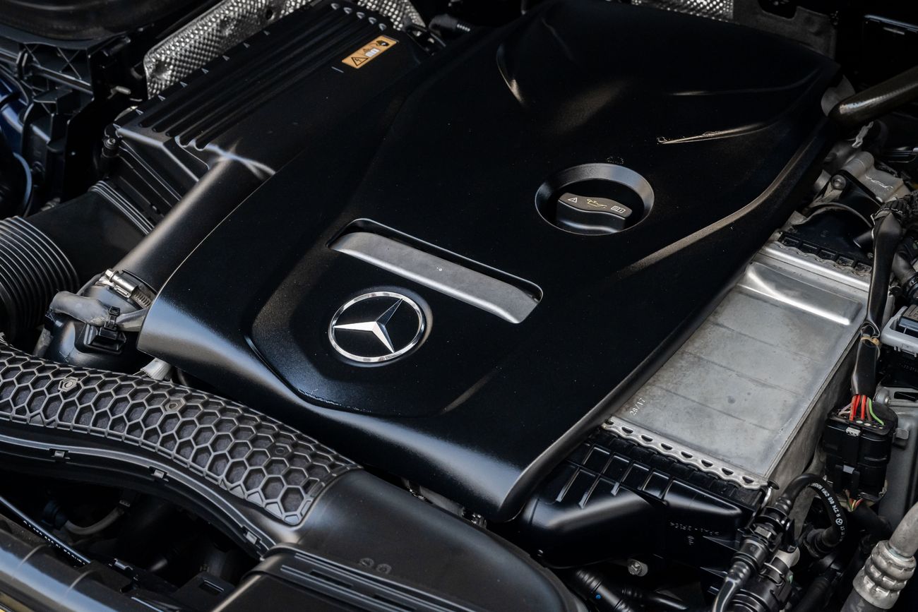 مرسيدس بنز GLC 250 GLC 250 4MATIC | 2,138 P.M | 0% Downpayment | Warranty | Pristine!