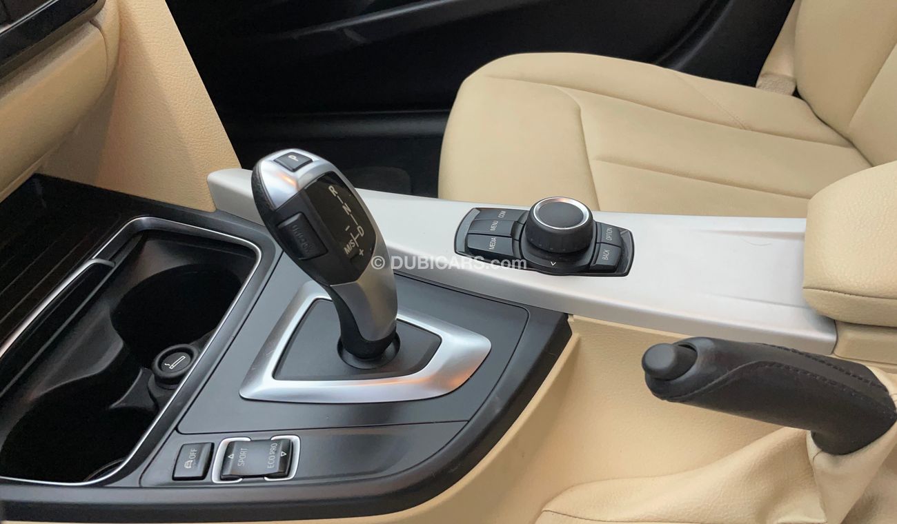 BMW 320i EXECUTIVE 2 | Zero Down Payment | Free Home Test Drive