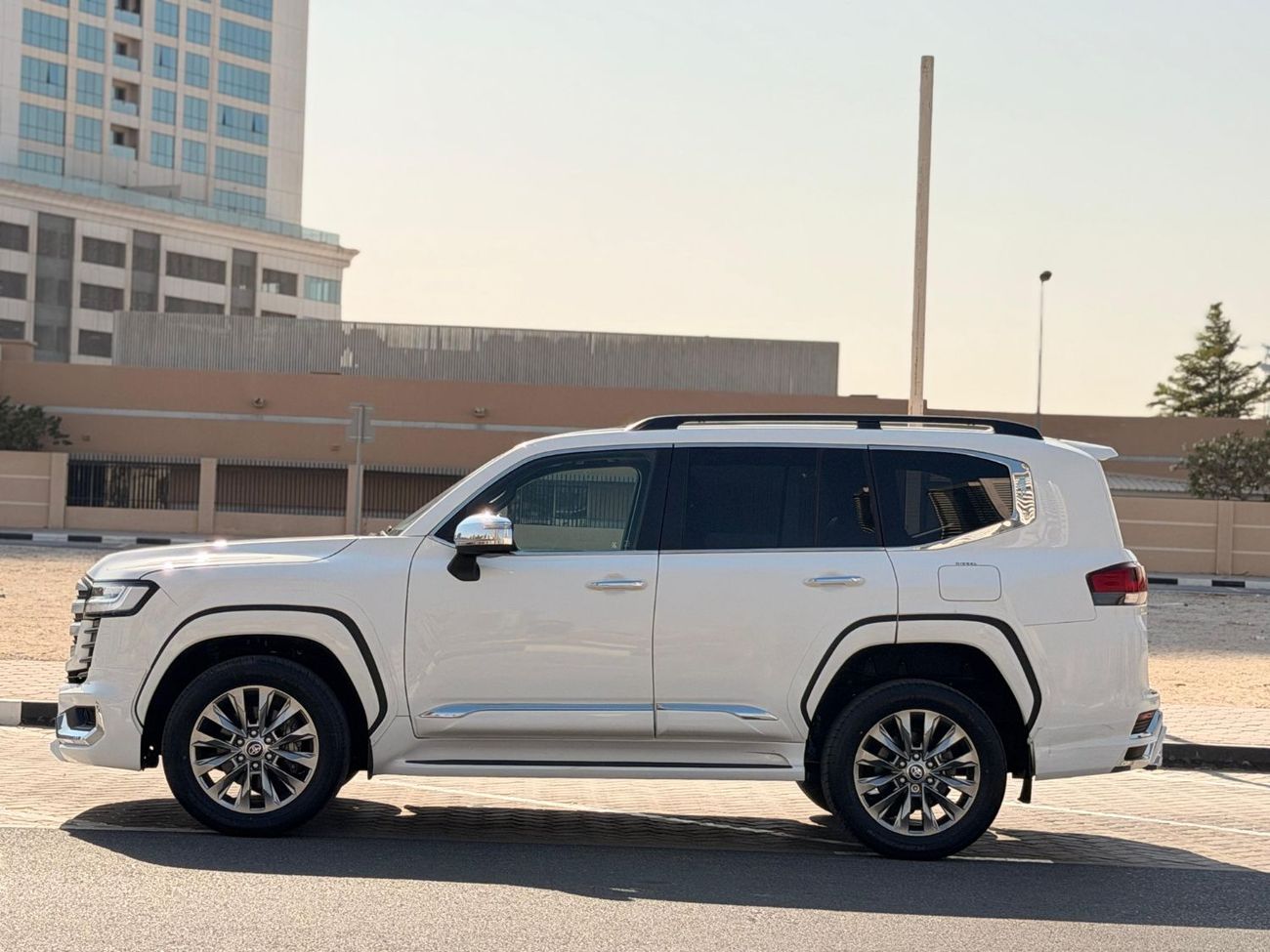 Toyota Land Cruiser Toyota Lc300 VXR 2024 RHD diesel white colour