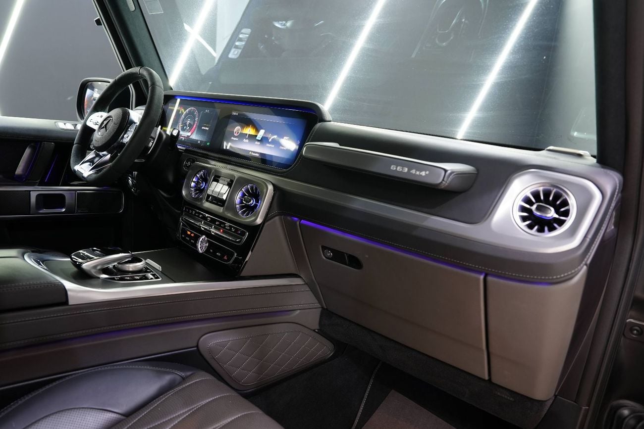 مرسيدس بنز G 63 AMG 4x4² هيكل خارجي/داخلي من ألياف الكربون، رف سقف، محاور بوابة، مواصفات خليجية!!