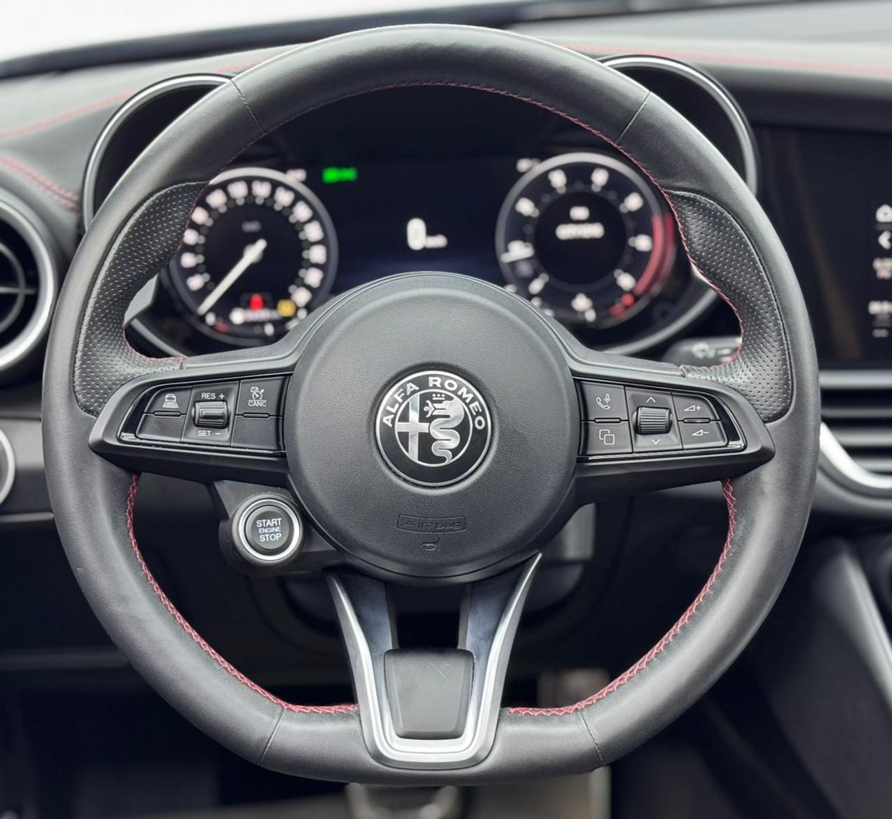 ألفا روميو جوليا 2024 Alfa Romeo Giulia Competizione Q2, 2030 Alfa Romeo Warranty + Service Pack, Very Low Km, GCC