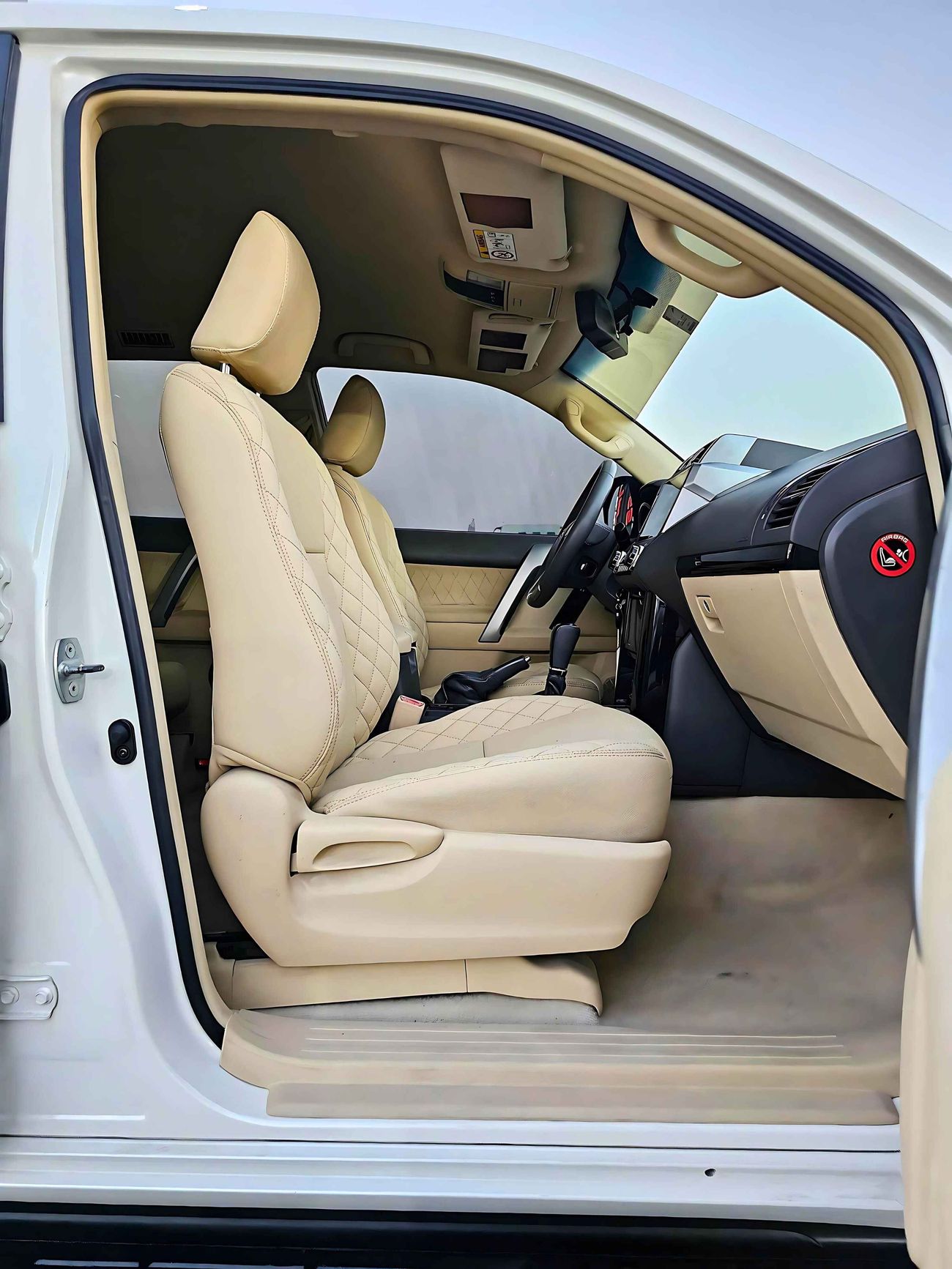 Toyota Prado GXR V4 2.7L/ 4WD GCC/  LEATHER SEATS/ DVD CAMERA/  TYRE DOWN/ LOW MILEAGE/ ONLY FOR EXPORT/LOT#64297