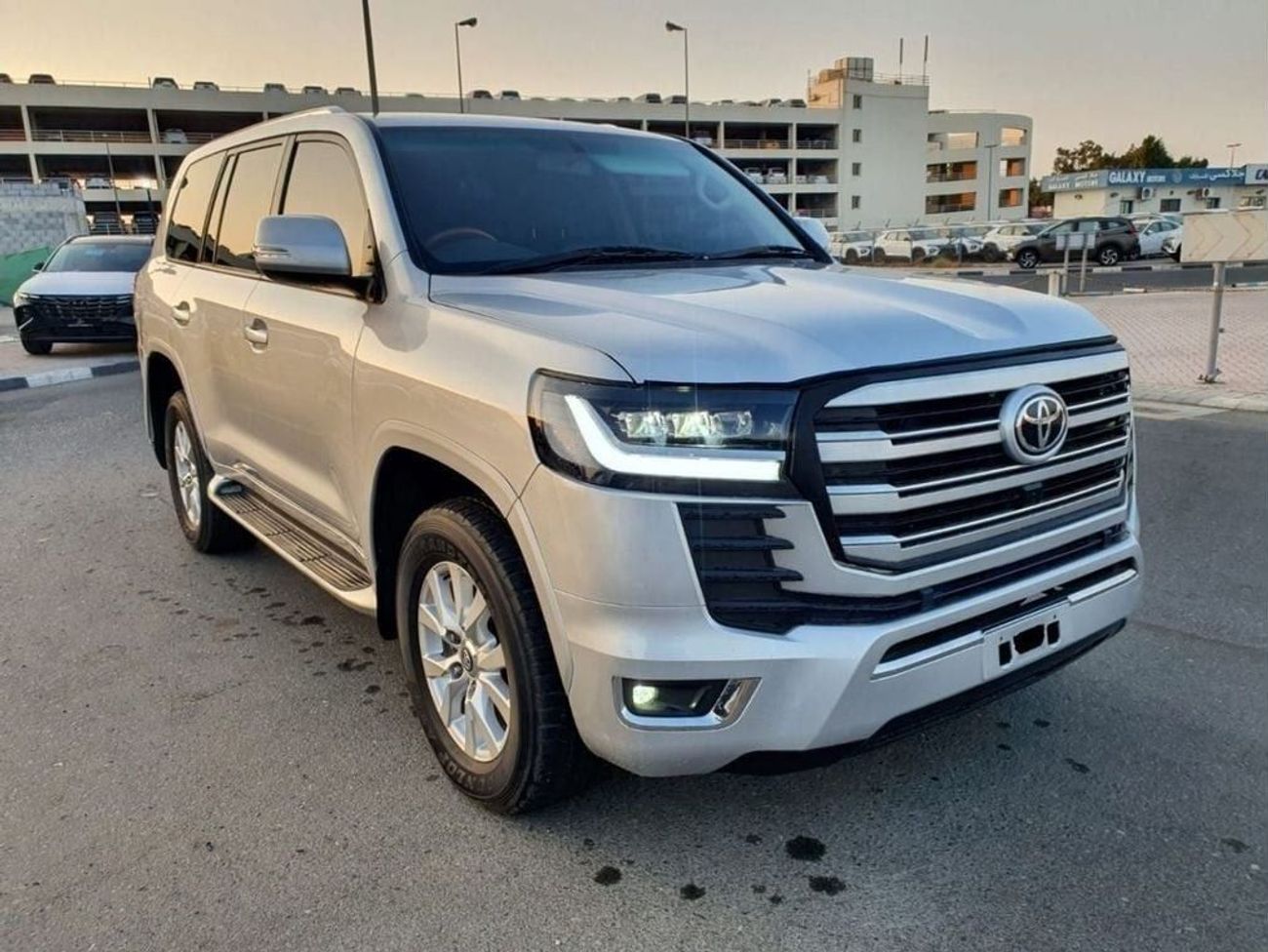 تويوتا لاند كروزر diesel 4.5 liter right hand drive face lift to 2024 model leather seats