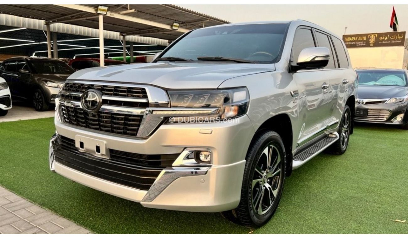 Toyota Land Cruiser VXR car has a one year mechanical warranty included** and bank financ