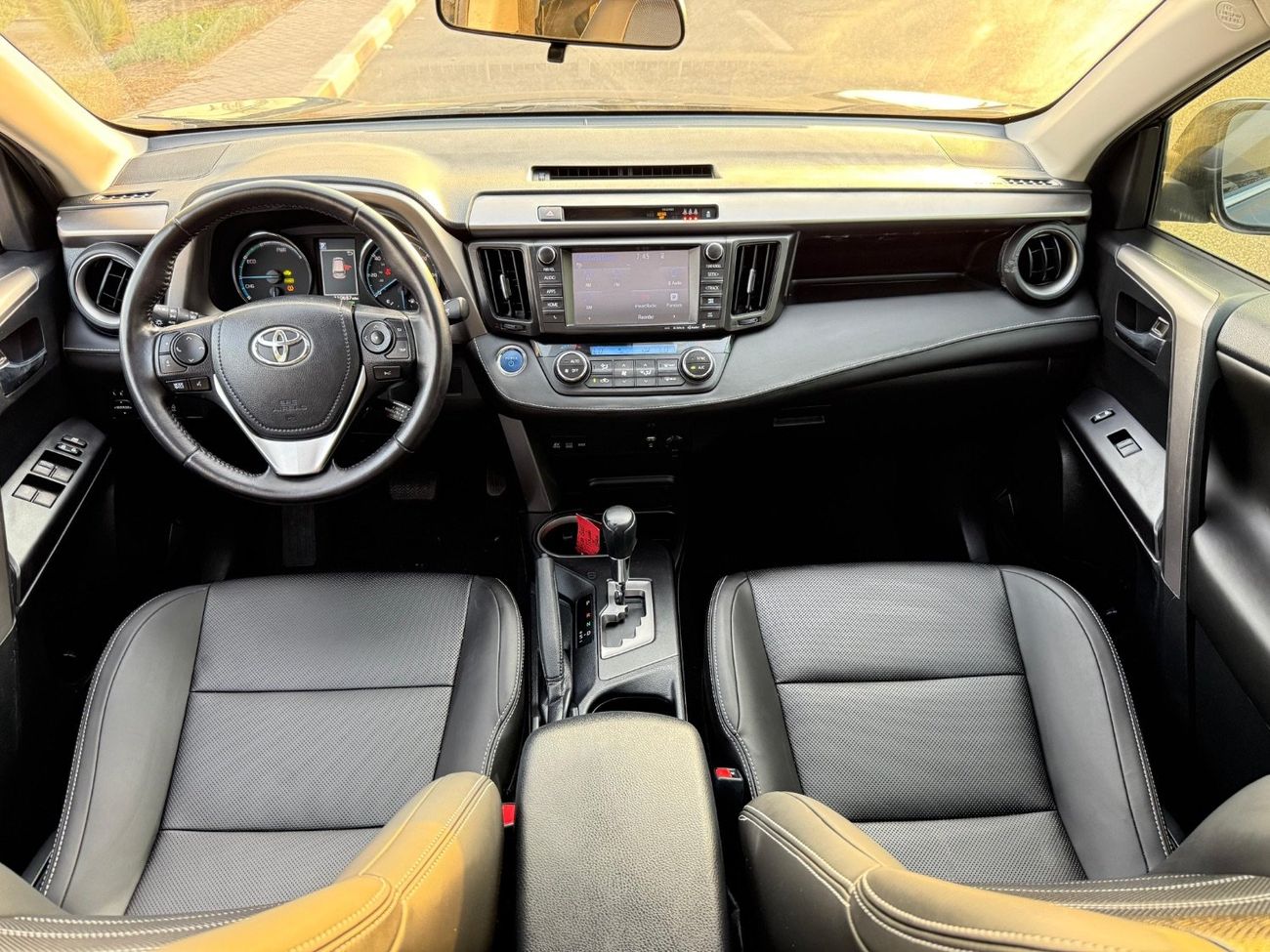 تويوتا راف ٤ XLE 2.5L