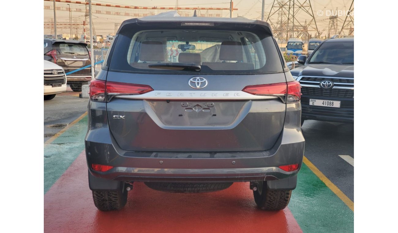 تويوتا فورتونر Toyota Fortuner GX A/T 4X2 2.7L V4 2022 Model Gray Color