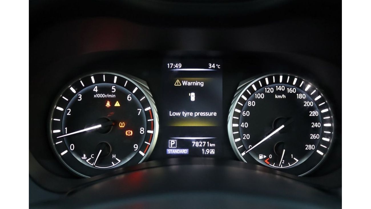 إنفينيتي Q50 سبورت خالية من الحوادث - خليجي - مكينة 3000 سي سي - السيارة بحالة الوكالة من الداخل والخارج