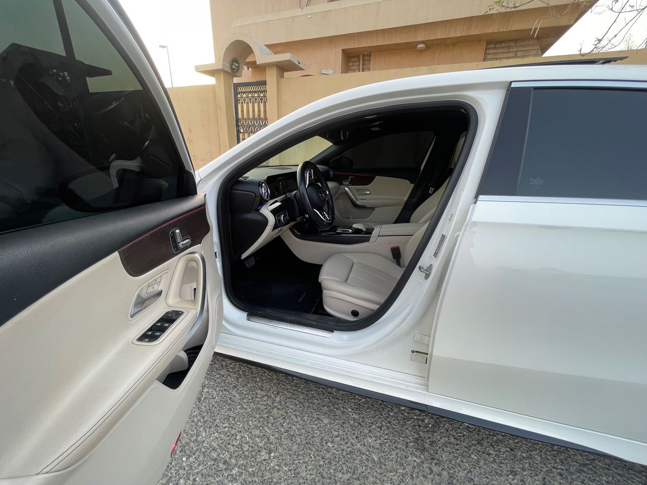 مرسيدس بنز A 220