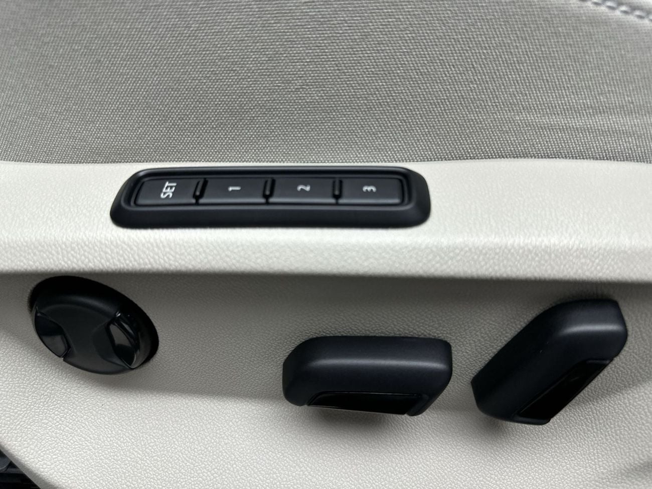 فولكس واجن تيرامونت 34,100 AED SAVINGS from New Car