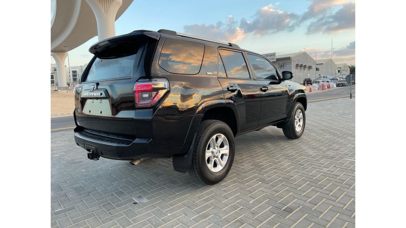 تويوتا Runner4 2021 SR5 PREMIUM SUNROOF 4x4 FULL OPTION US SPEC