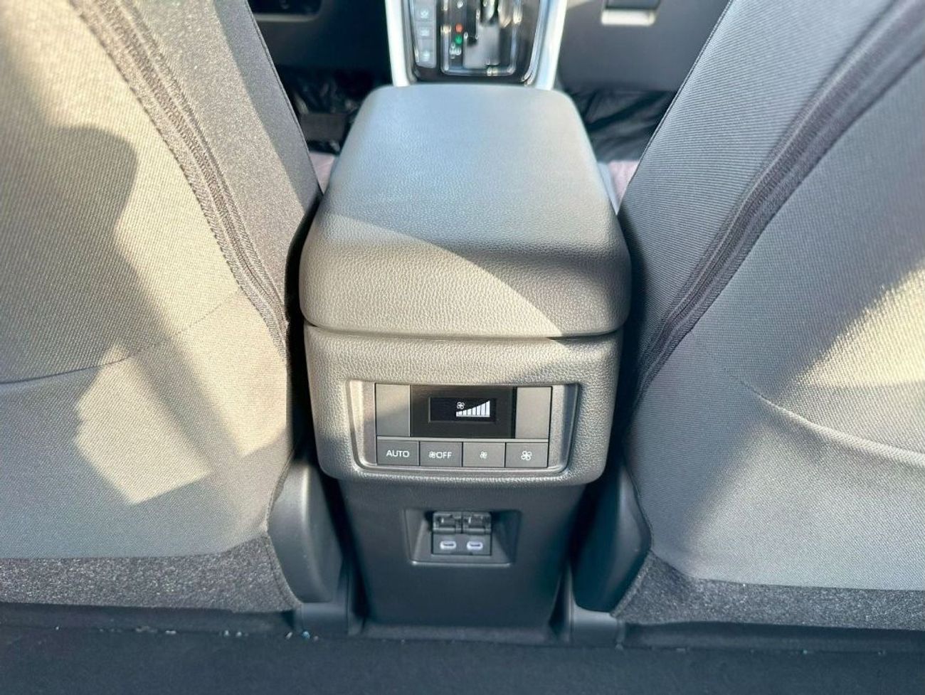 تويوتا إينوفا Toyota Innova 2.0L, FWD Petrol-2.0 L. 2024