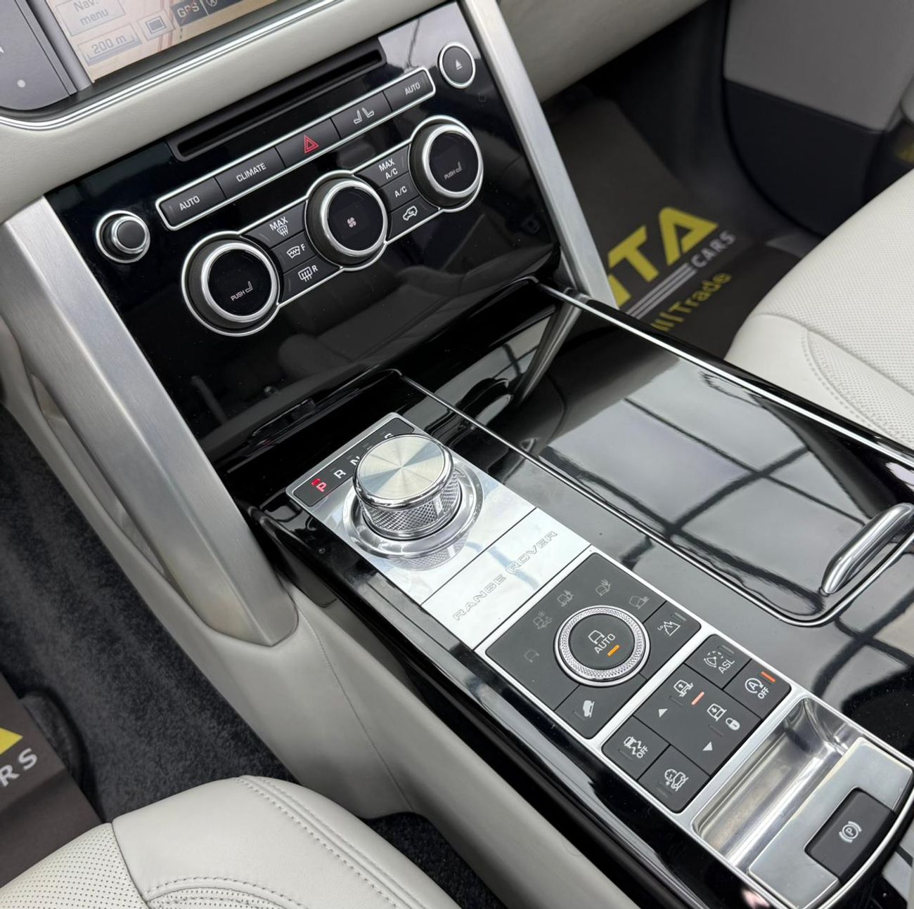 لاند روفر رينج روفر Autobiography SV 5.0L 2016 Range Rover Vogue SV Autobiography, Full Agency Service History, Excellen