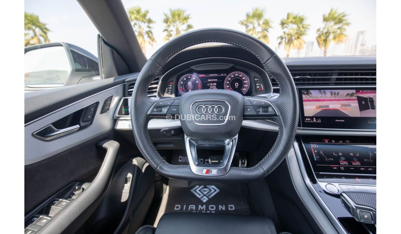 Audi Q8 55 TFSI quattro S-Line Sports & Black Gloss package Audi Q8 55 TFSI ABT  S Line Quattro Sport Panora