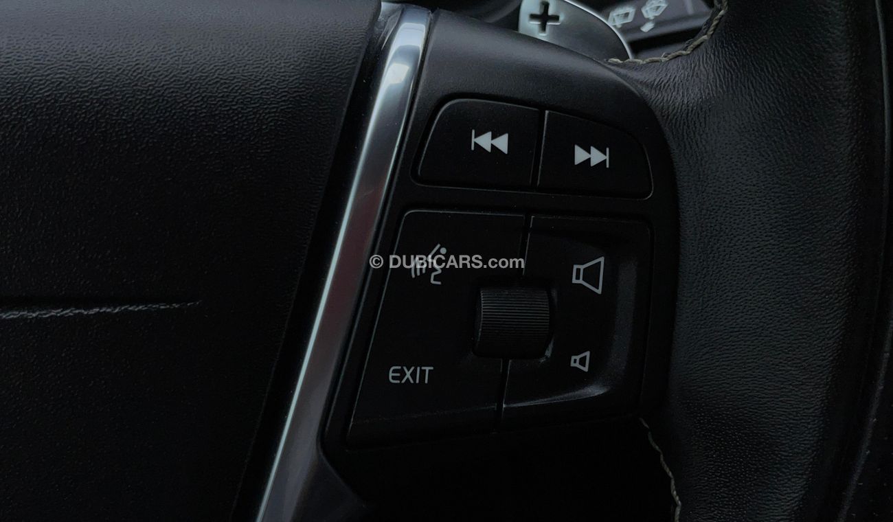 Volvo V40 T5 R DESIGN 2 | Under Warranty | Inspected on 150+ parameters