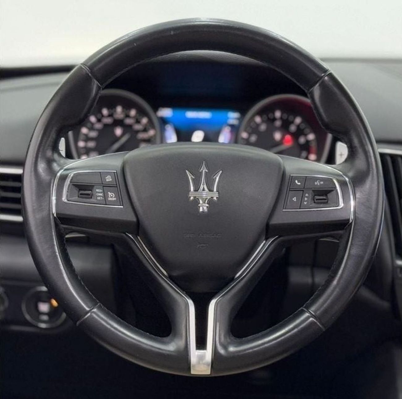 Maserati Levante SQ4 3.0L (430 HP) 2017 Maserati Levante SQ4, Warranty, Full Service History, Excellent Condition, GC