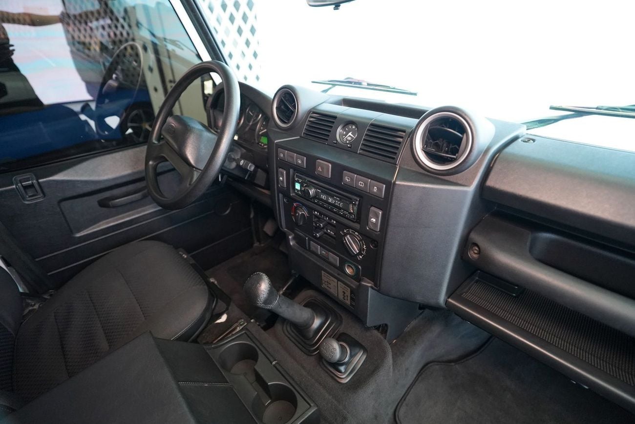 Land Rover Defender 2.2L DIESEL
