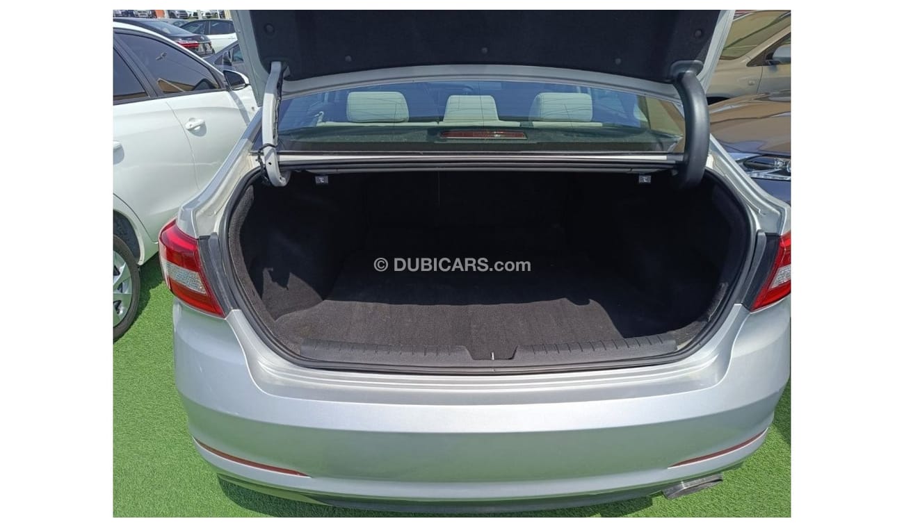 Hyundai Sonata GLS car in excellent condition with no accidents