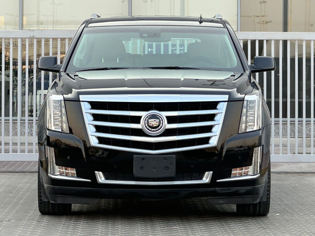 Cadillac Escalade ESCALADE ESV PLATINUM 2015 GCC FULL OPITION // PERFECT CONDITION