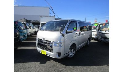 Toyota Regius TRH200V