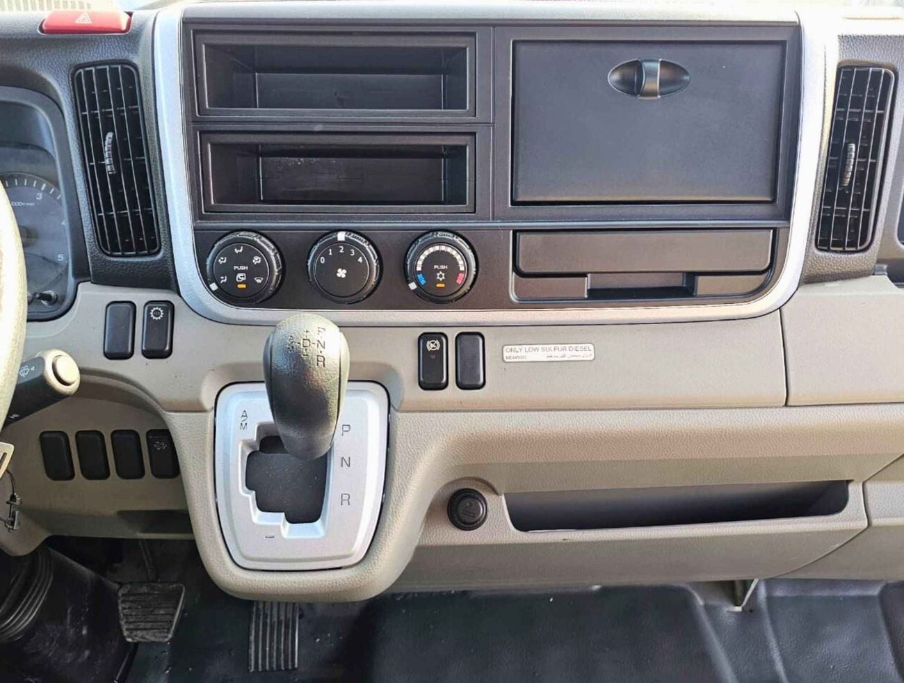 Mitsubishi Fuso Canter CHASSIS EURO 5 / 3.8L V6 DIESEL A/T / 3 STR / CODE # CHASSIS