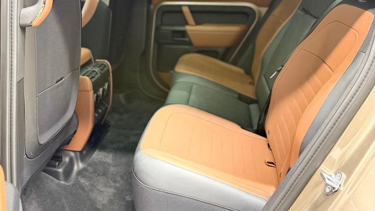 لاند روفر ديفندر 110 P635 OCTA V8