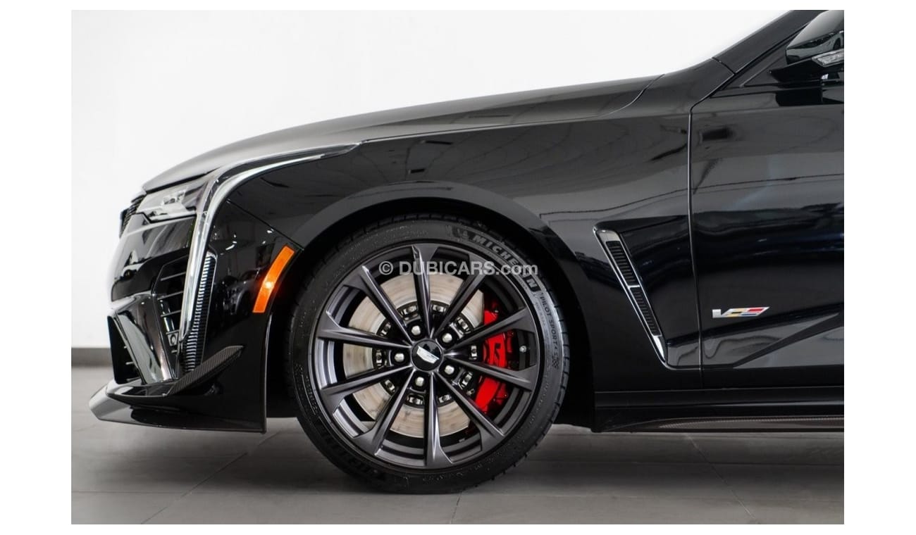 كاديلاك CT4 CT4-V 2022 Cadillac CT4 V-Spec Blacking / Carbon Fibre Pack / 5 Year Warranty & Service Pack