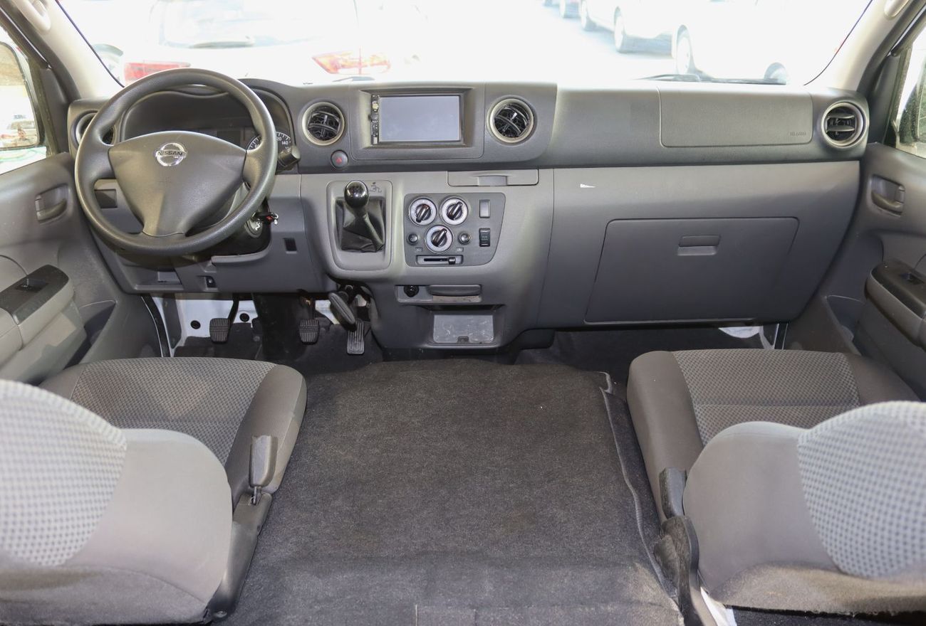 Nissan Urvan Microbus 2.5L M/T Petrol Nissan Urvan 2022 -GCC- accident-free  2.5L-13 seats, excellent condition