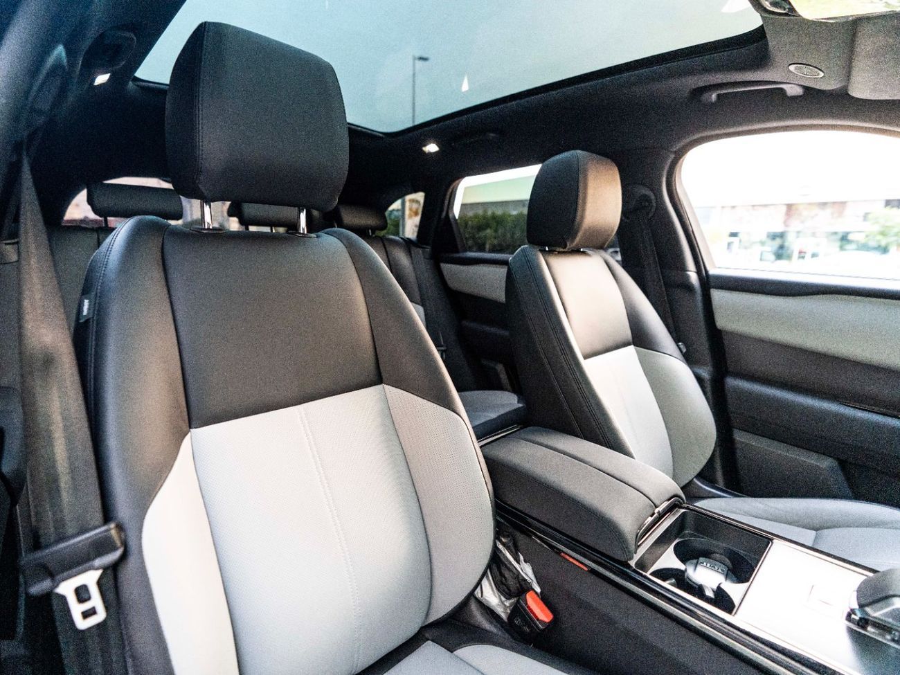 Land Rover Range Rover Velar P250 R-Dynamic SE 2.0L