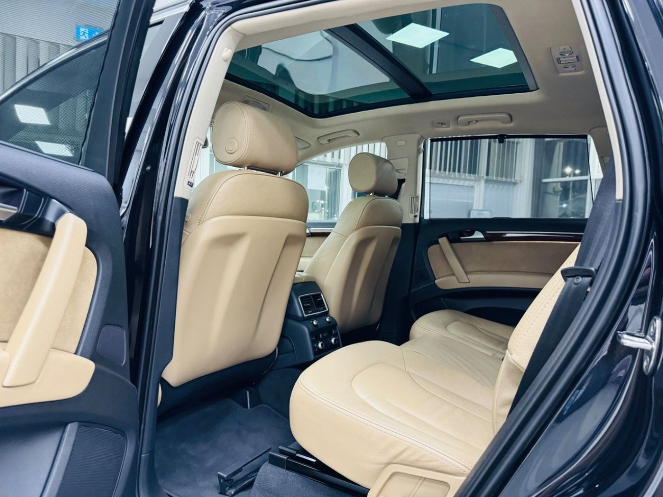 Audi Q7 TFSI quattro S-Line GCC .. FSH .. V6 .. S line .. Top Range .. Perfect Condition