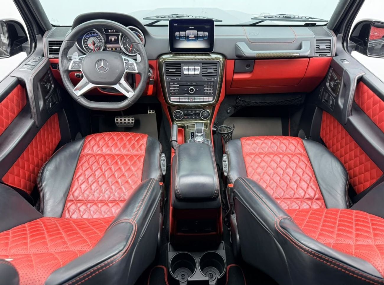 مرسيدس بنز G 63 AMG STANDARD مرسيدس بنز G63 AMG موديل 2017، سجل صيانة كامل، مقصورة داخلية من ألياف الكربون، حالة ممتازة، خليجية