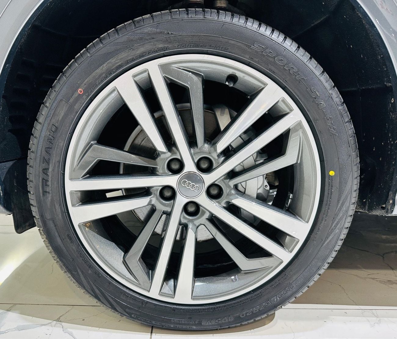 أودي Q5 45 TFSI Quattro S Line 2.0L (252 HP)