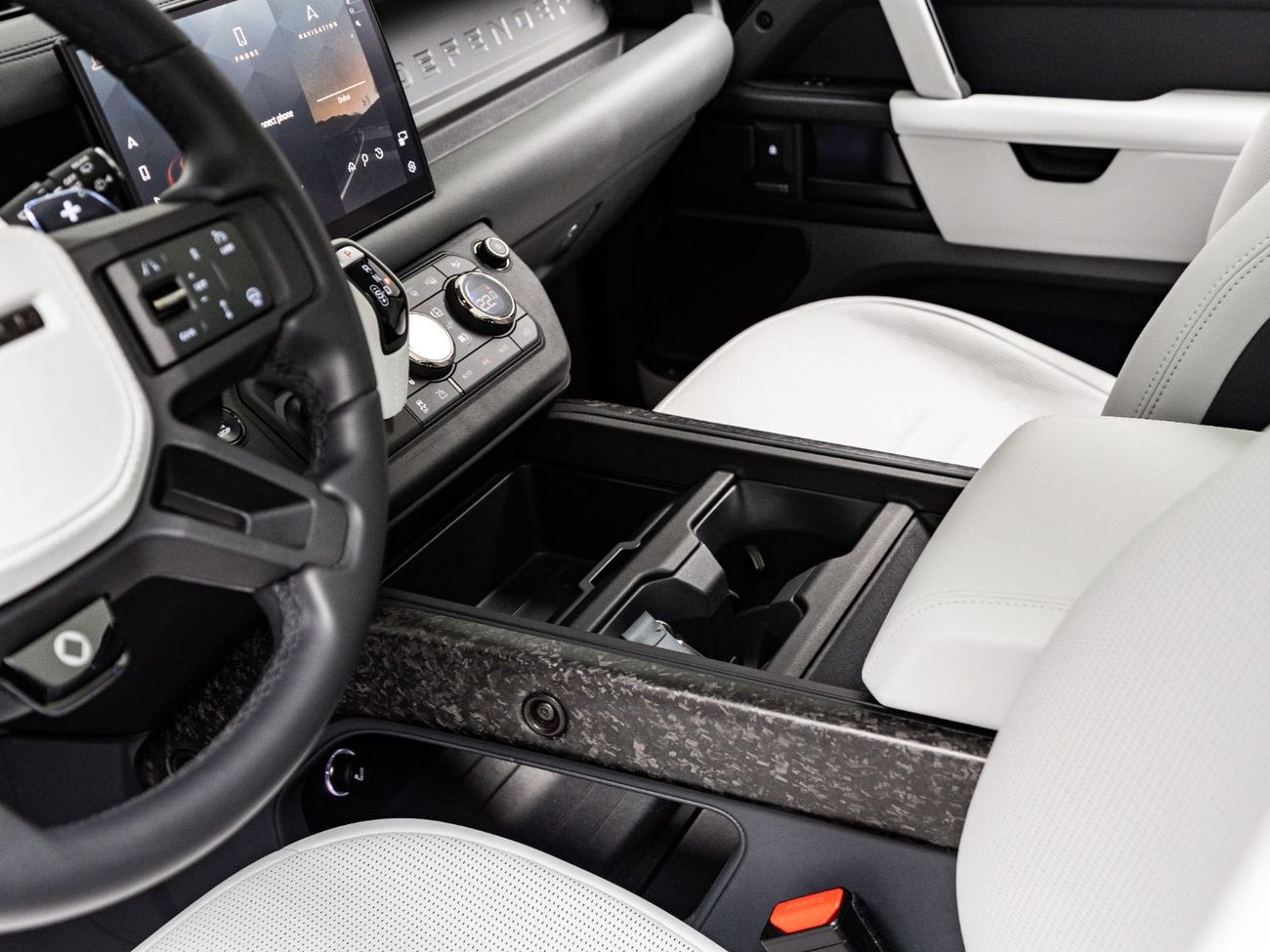 لاند روفر ديفندر 110 P635 OCTA V8