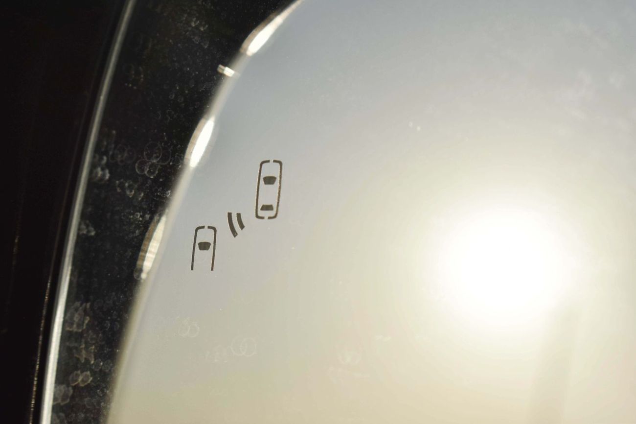 لكزس LX 700h SIGNATURE