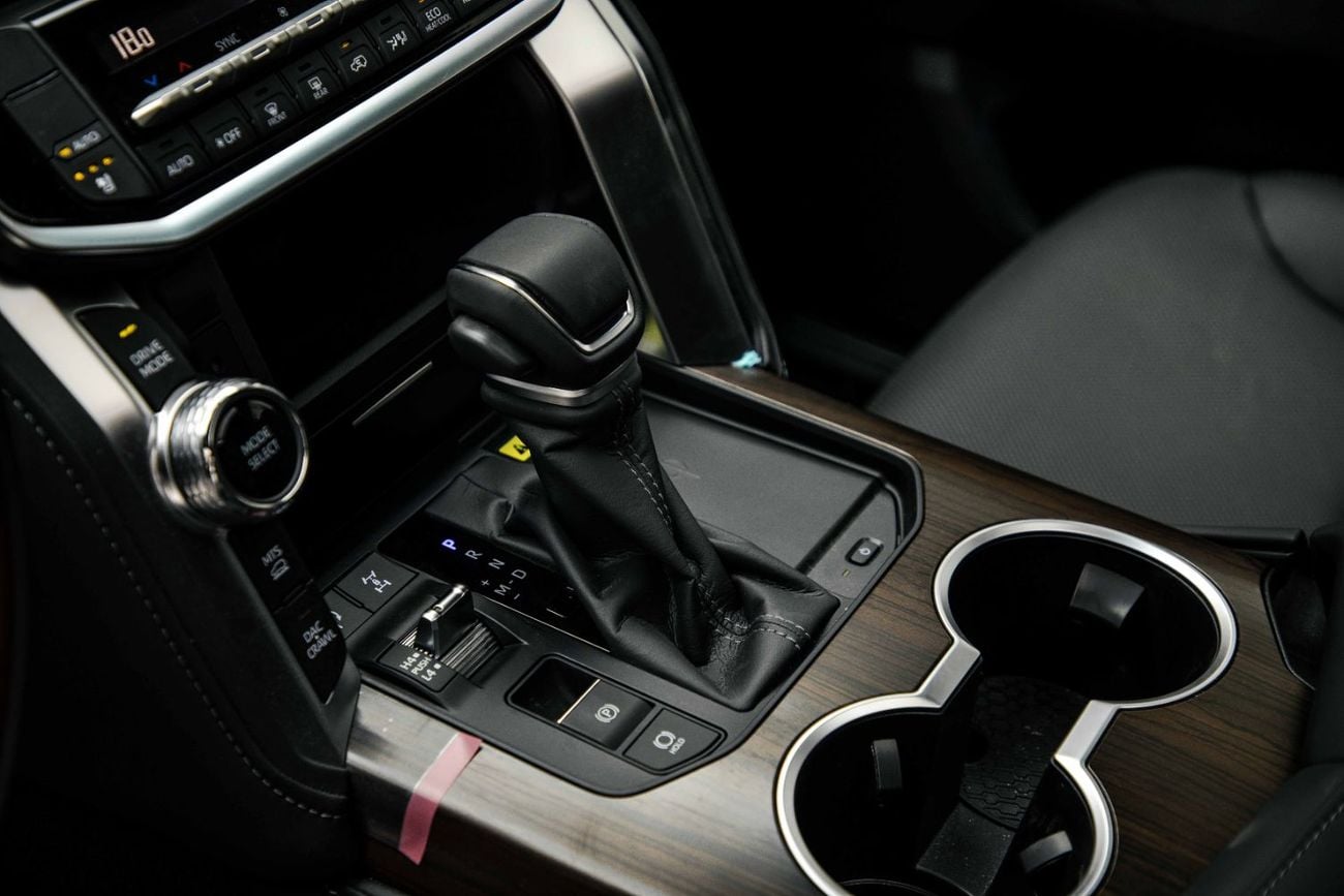 Toyota Land Cruiser GXR MHEV 3.5L - ATTITUDE BLACK INSIDE BLACK | EXPORT ONLY