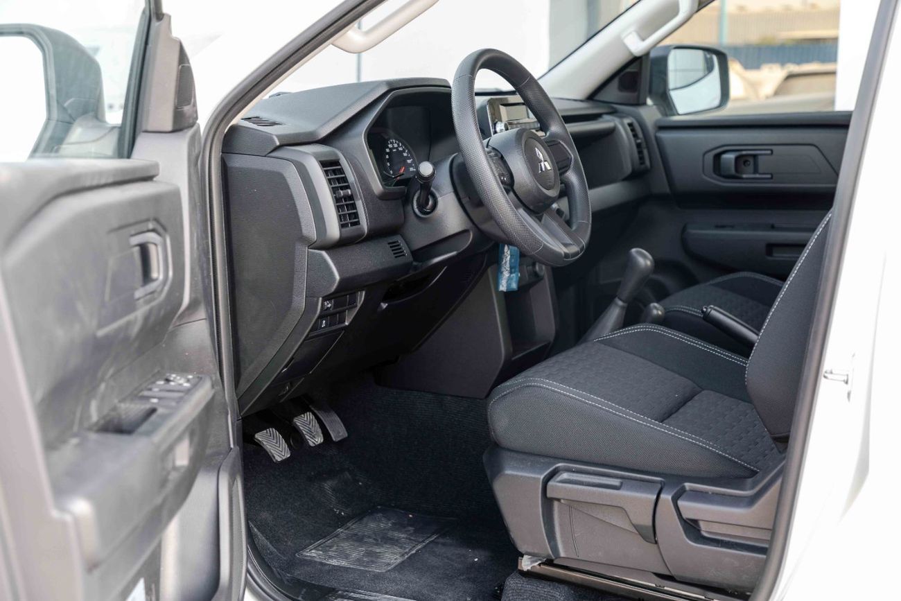ميتسوبيشي L200 2025 Mitsubishi L200 GLS 2.4L - Manual - White Inside Black | Export Only