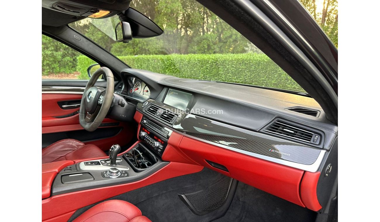 BMW M5 Std M5 F10 2012 // GCC // IN PERFECT CONDITION // FULL OPTIONS