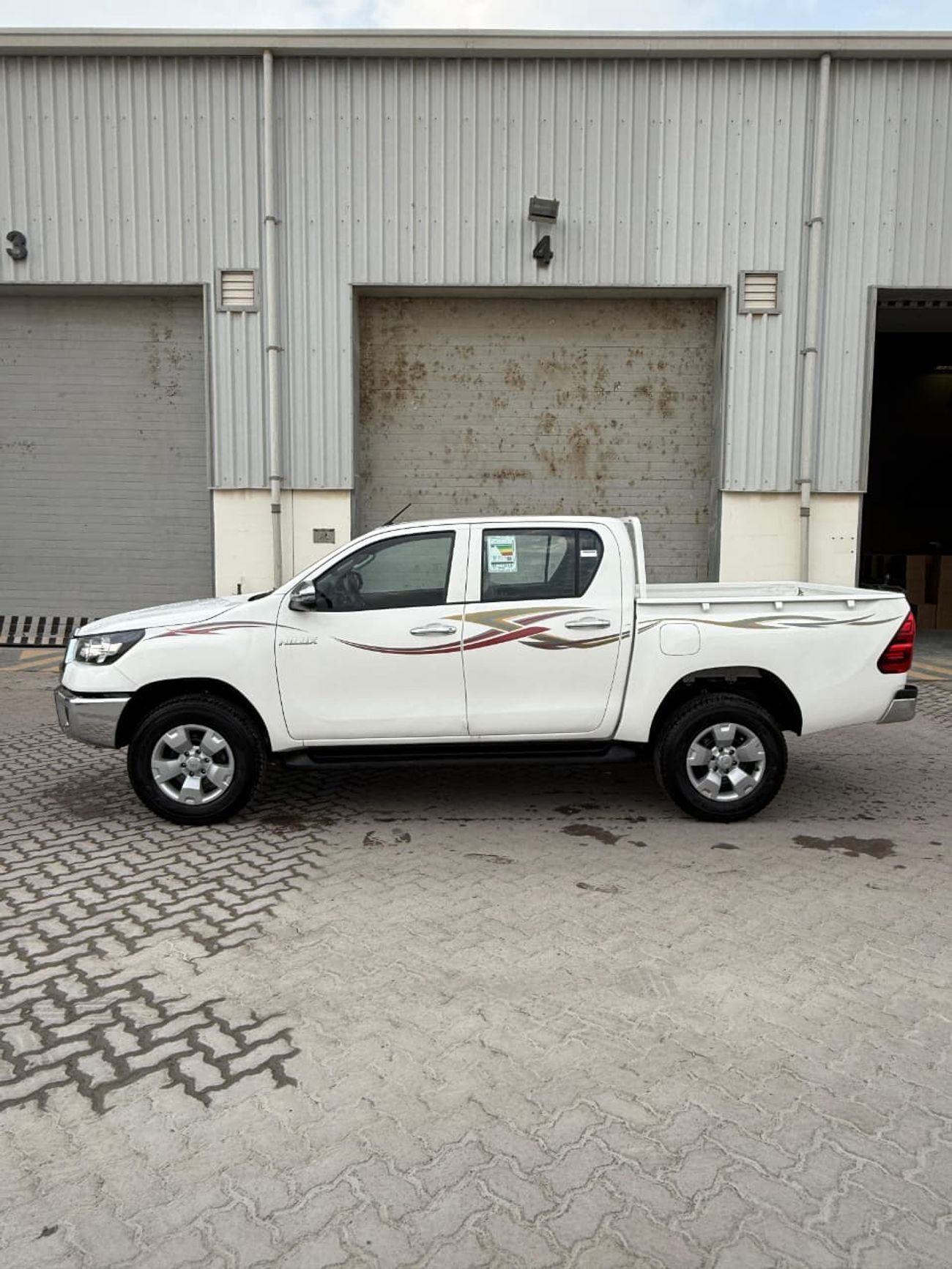 Toyota Hilux 2026 Toyota Hilux Double Cable GLX (Mid-Option) 2.4L 4-Cyl Turbo Diesel A/T 4x4 Export Only