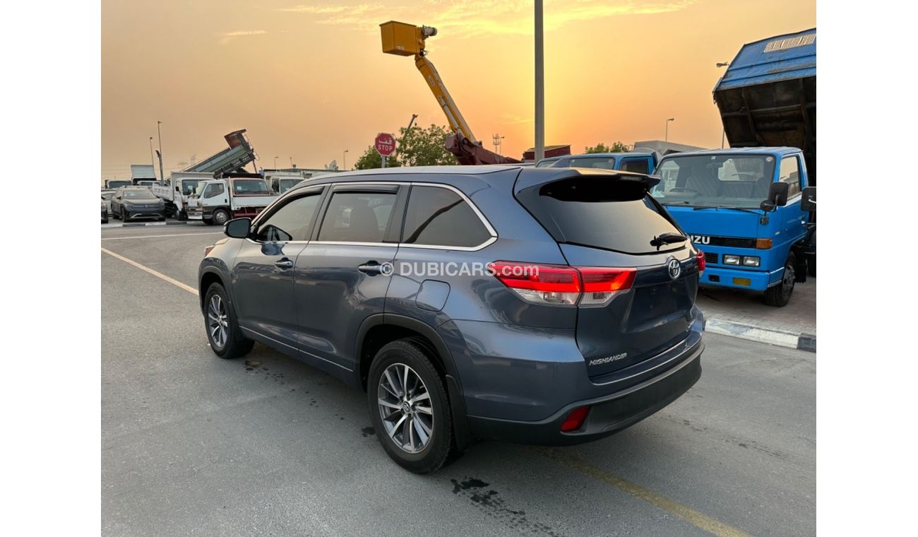 Toyota Highlander 2017 TOYOTA HIGHLANDER XLE 4x4 IMPORTED FROM USA VERY CLEAN CAR INSIDE AND OUT SIDE FOR MORE INFORMA