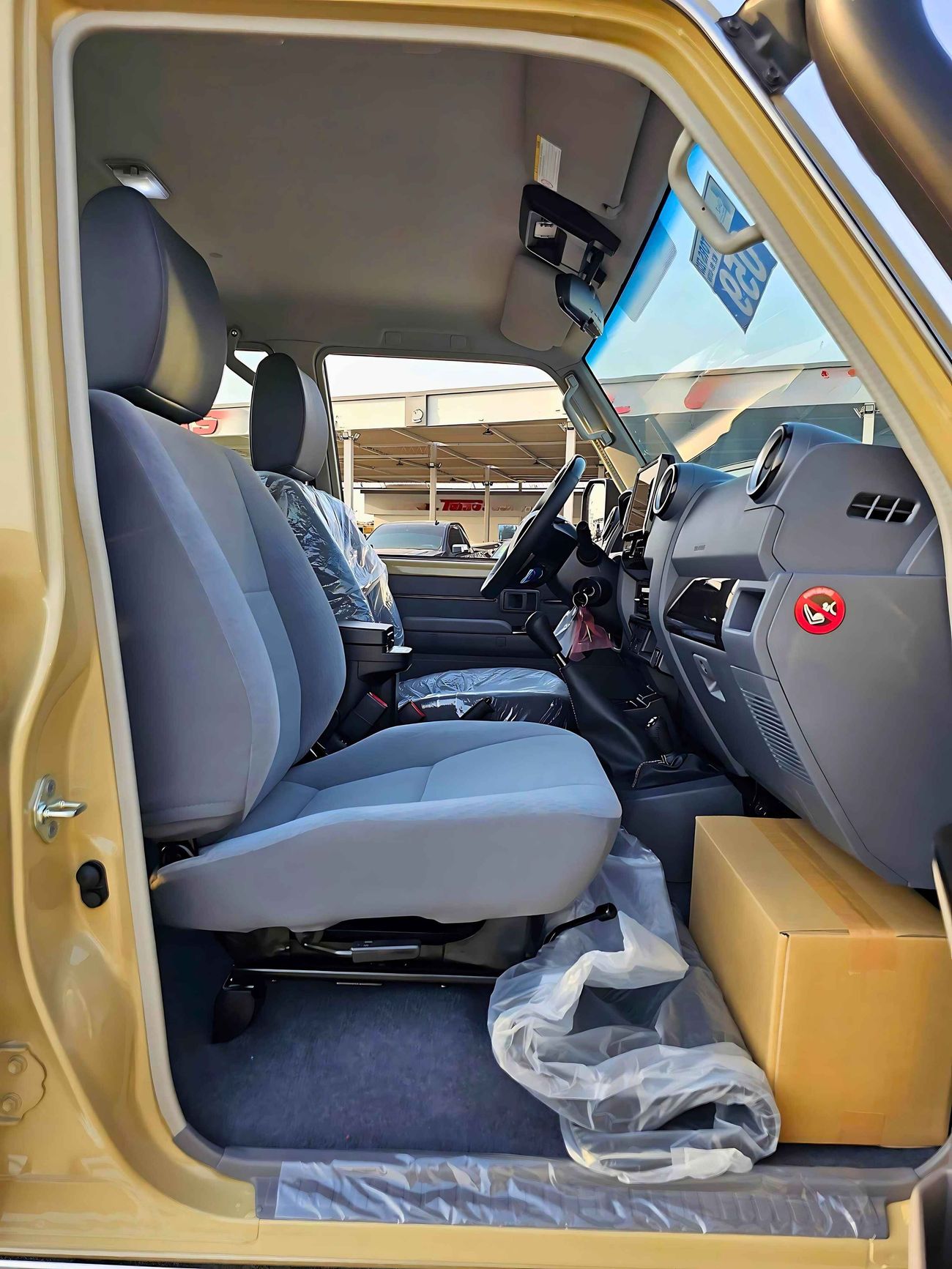 Toyota Land Cruiser 70 4.0L PETROL V6, WOOD,STEERING / WINCH SNORKEL,HIGH OPTION (CODE# 68030)